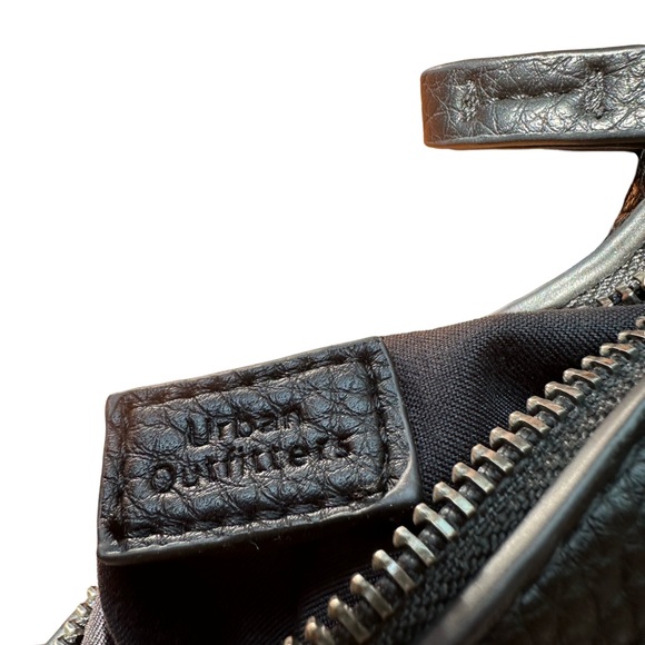 Urban Outfitters mini purse - Picture 2 of 6